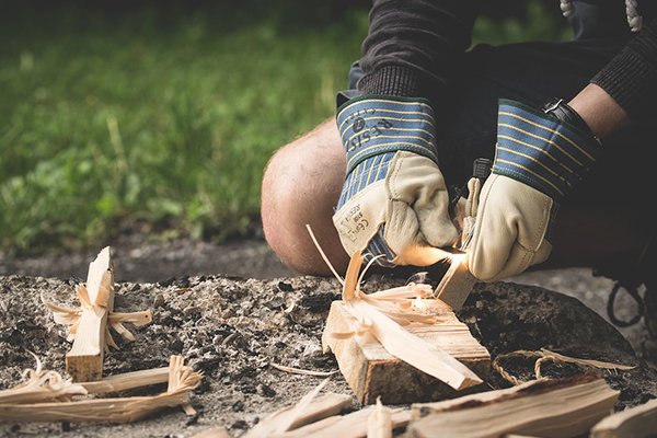 How to Host a Bonfire Party – 2018 Guide